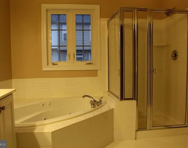 1503 Regent Manor Court - Photo Thumbnail 4
