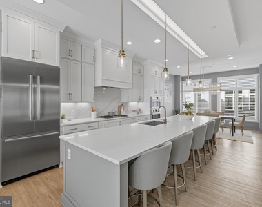 8215 River Road - Photo Thumbnail 5