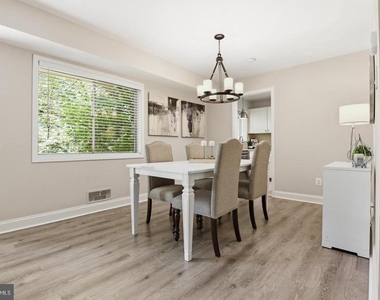 10636 Montrose Avenue - Photo Thumbnail 4
