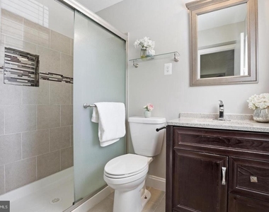 10636 Montrose Avenue - Photo Thumbnail 24