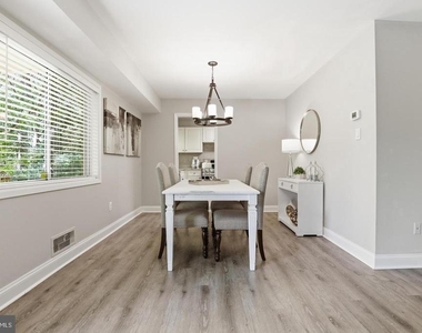 10636 Montrose Avenue - Photo Thumbnail 5