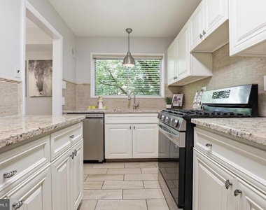 10636 Montrose Avenue - Photo Thumbnail 10