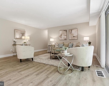 10636 Montrose Avenue - Photo Thumbnail 8