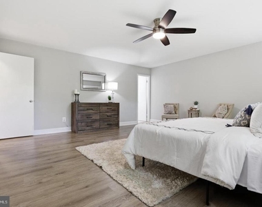 10636 Montrose Avenue - Photo Thumbnail 22