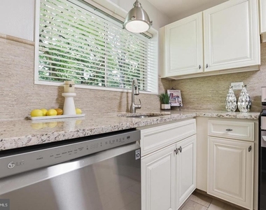 10636 Montrose Avenue - Photo Thumbnail 12