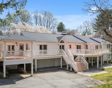 13200 Foxden Drive - Photo Thumbnail 5
