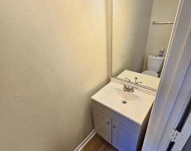 17917 Cottonwood Terrace - Photo Thumbnail 3