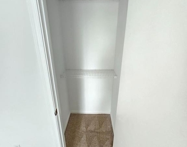 2939 Shepperton Terrace - Photo Thumbnail 18