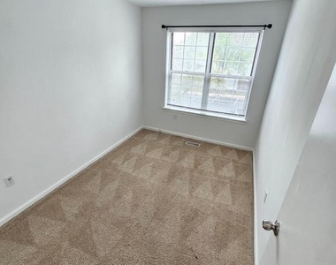 2939 Shepperton Terrace - Photo Thumbnail 16
