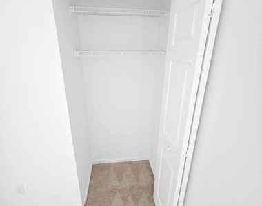 2939 Shepperton Terrace - Photo Thumbnail 24