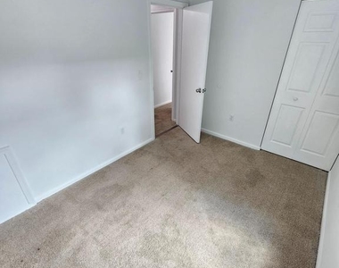 2939 Shepperton Terrace - Photo Thumbnail 23