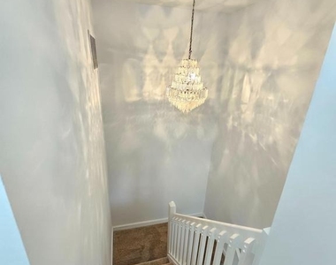 2939 Shepperton Terrace - Photo Thumbnail 14