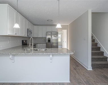 907 Rochester Drive - Photo Thumbnail 12