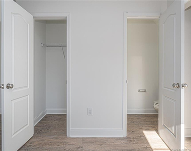 907 Rochester Drive - Photo Thumbnail 8