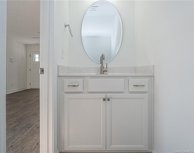 907 Rochester Drive - Photo Thumbnail 9