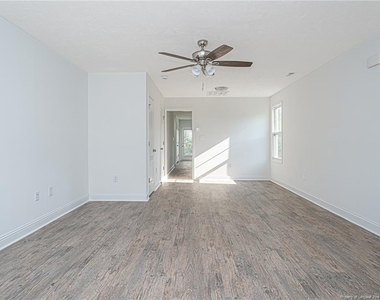 907 Rochester Drive - Photo Thumbnail 6
