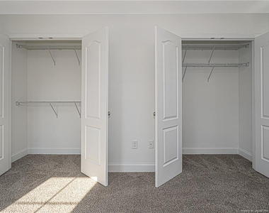 907 Rochester Drive - Photo Thumbnail 24