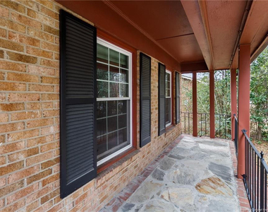 612 Freda Court - Photo Thumbnail 3