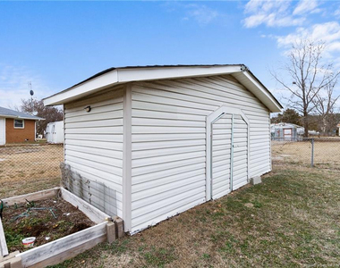 612 Freda Court - Photo Thumbnail 32