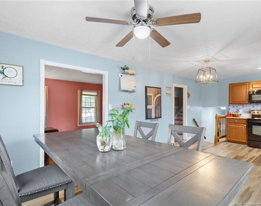 612 Freda Court - Photo Thumbnail 8
