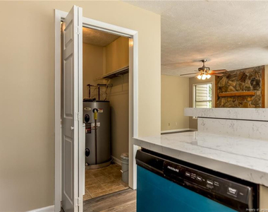 1018 Wood Creek Drive - Photo Thumbnail 18