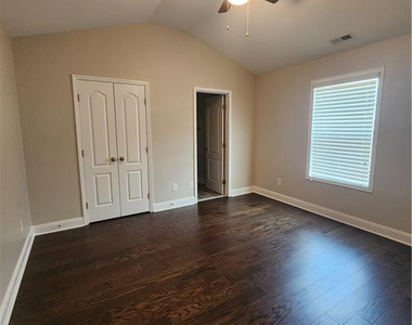 113 Tellmont Street - Photo Thumbnail 28