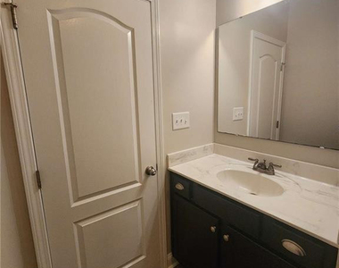 113 Tellmont Street - Photo Thumbnail 21
