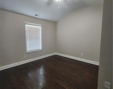 113 Tellmont Street - Photo Thumbnail 30