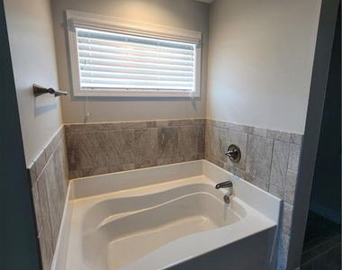 113 Tellmont Street - Photo Thumbnail 22