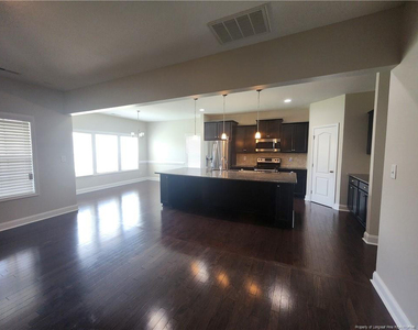 113 Tellmont Street - Photo Thumbnail 11