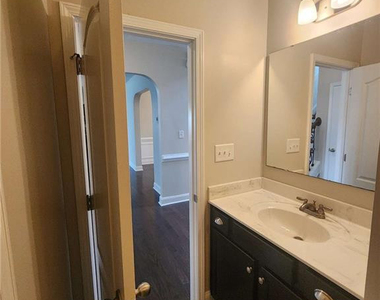 113 Tellmont Street - Photo Thumbnail 20