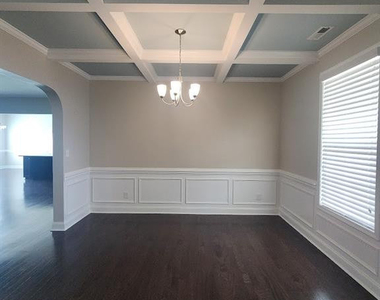 113 Tellmont Street - Photo Thumbnail 9