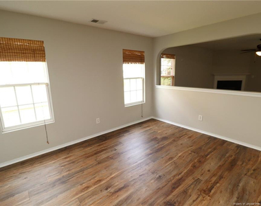 5 Bellmore Court - Photo Thumbnail 3