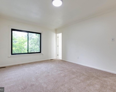 5461 Enberend Terrace - Photo Thumbnail 24