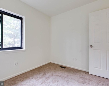 5461 Enberend Terrace - Photo Thumbnail 29