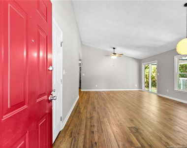 3294 Florida Drive - Photo Thumbnail 4