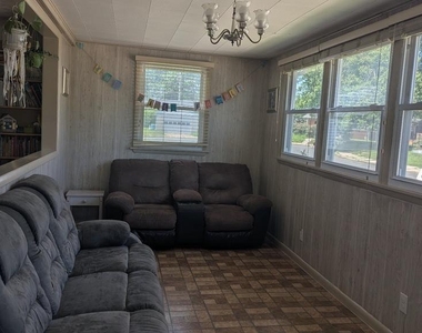 101 Fairway Court - Photo Thumbnail 5