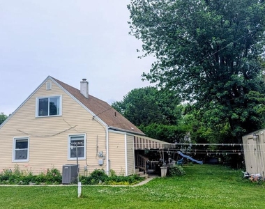 101 Fairway Court - Photo Thumbnail 11