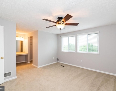 3348 Raccoon Court - Photo Thumbnail 18