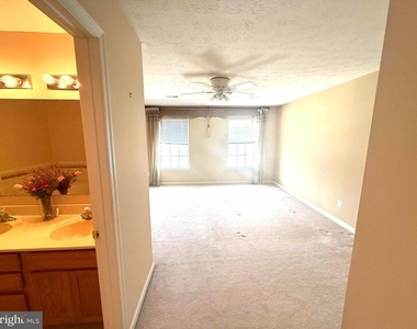 3306 Woodspring Drive - Photo Thumbnail 5
