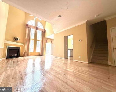3306 Woodspring Drive - Photo Thumbnail 1