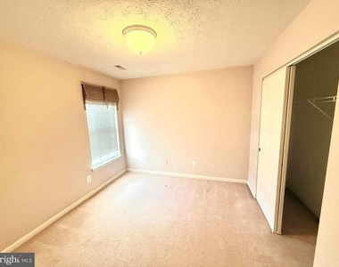 3306 Woodspring Drive - Photo Thumbnail 7