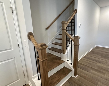 262 Ravenscraig Park Place - Photo Thumbnail 7