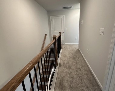 262 Ravenscraig Park Place - Photo Thumbnail 9