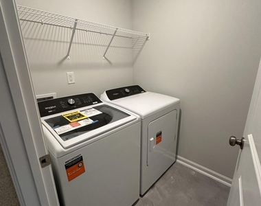 262 Ravenscraig Park Place - Photo Thumbnail 16