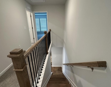 262 Ravenscraig Park Place - Photo Thumbnail 8