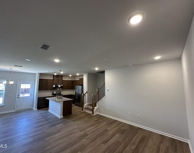 262 Ravenscraig Park Place - Photo Thumbnail 4