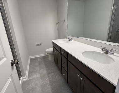 262 Ravenscraig Park Place - Photo Thumbnail 17