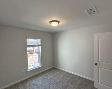 262 Ravenscraig Park Place - Photo Thumbnail 13