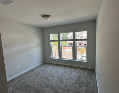 262 Ravenscraig Park Place - Photo Thumbnail 14
